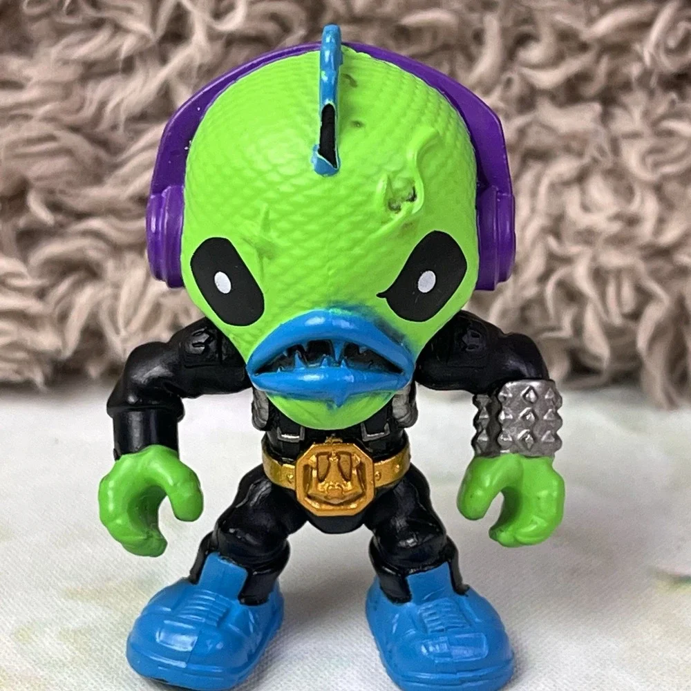 Treasure X Sunken Gold Syd Fish Figure Neon Green Alien Toy Collectible